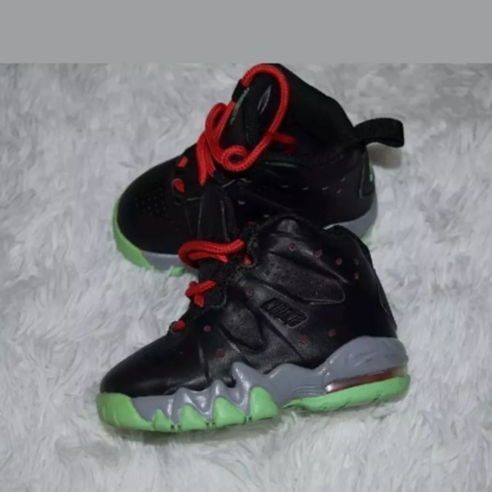 Baby boy Nike Charles Barkley sneakers 5C kids